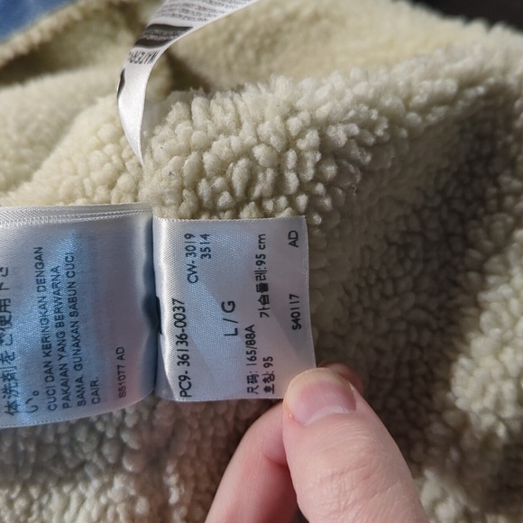 Levi's Sherpa Lined Denim Trucker Jacket - Women's Size Large - Picture 10 of 10